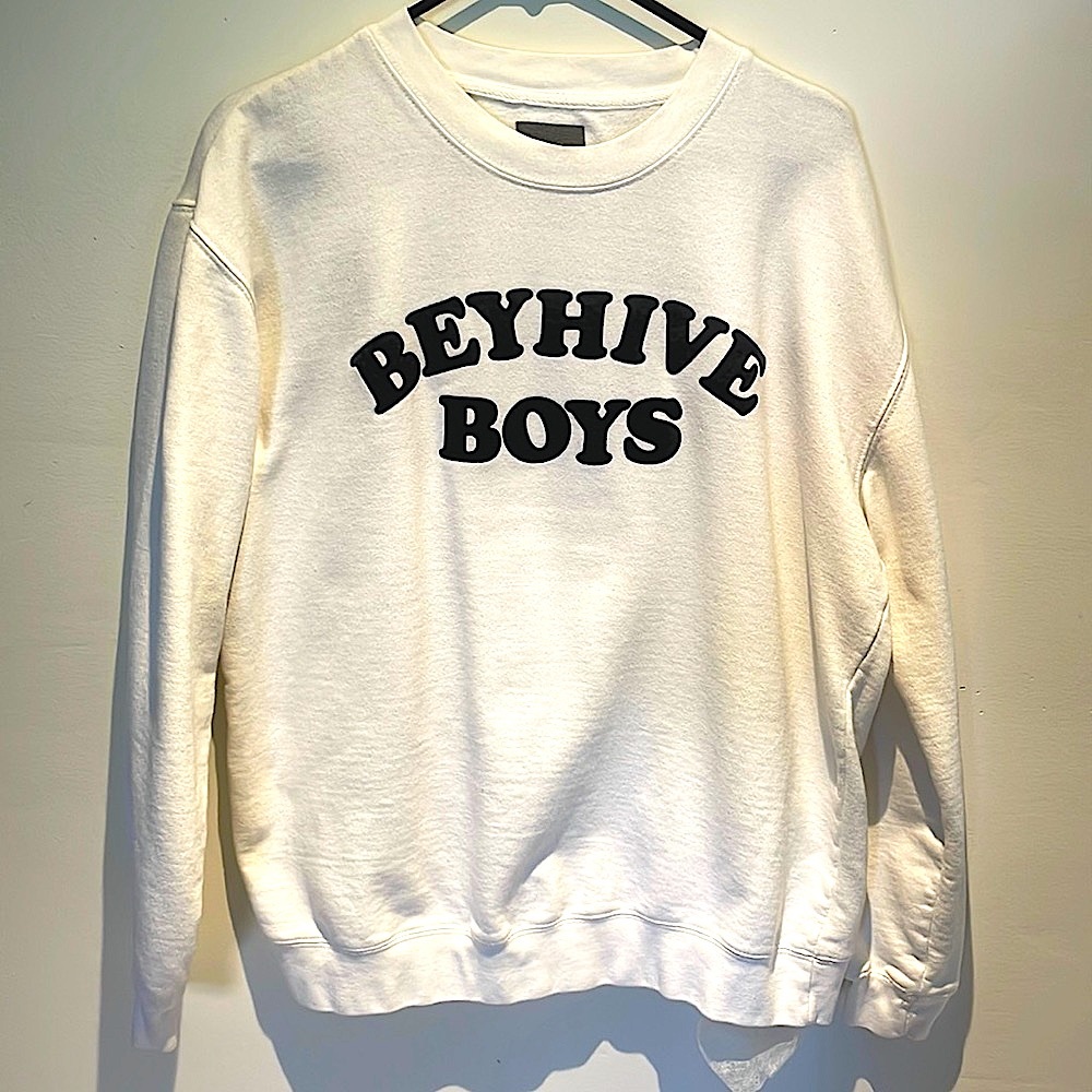 Beyoncé “Official Tour Sweatshirt.”